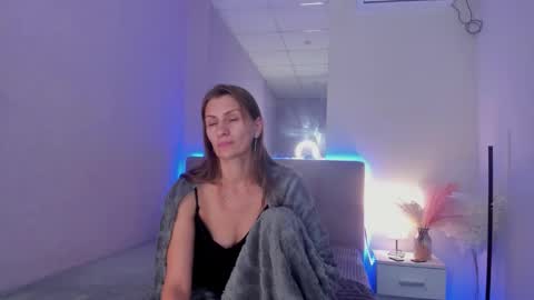 ChristyBrooks online show from September 18, 12:47 am