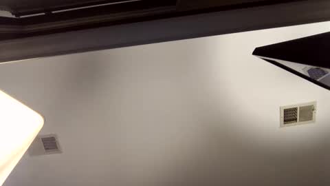 chrisw8121 online show from March 16, 5:44 am