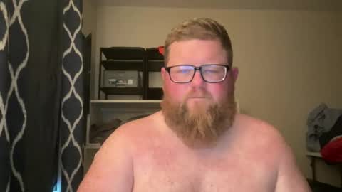 chubbsguy92 online show from June 4, 12:16 am