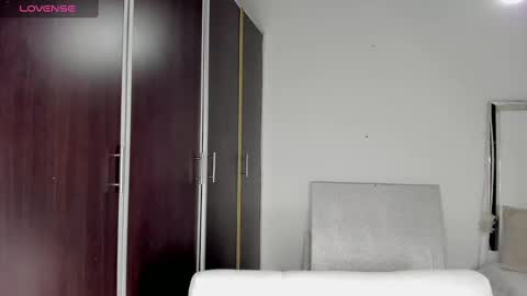 Snapshot of cieloo_ chatting on March 11, 7:47 pm CIELO online show from March 11, 7:47 pm