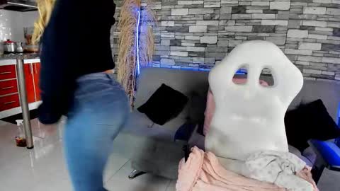 Snapshot of ciindy_lovee chatting on October 9, 4:34 pm Ciindy Lovers online show from October 9, 4:34 pm