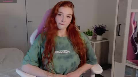 Snapshot of cinnabongirls chatting on October 4, 1:58 am Maddy online show from October 4, 1:58 am
