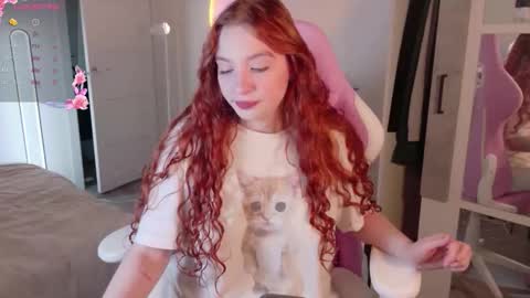 Snapshot of cinnabongirls chatting on October 20, 12:10 pm Maddy online show from October 20, 12:10 pm