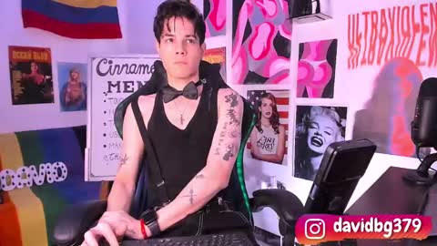 David     Independent Model online show from March 4, 1:45 am