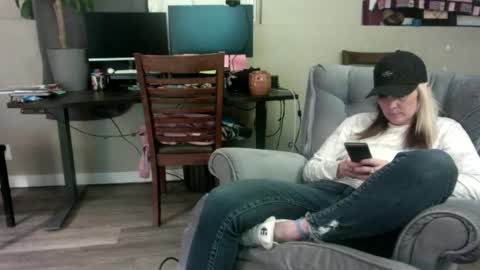 Snapshot of cj_wunderlust chatting on September 29, 9:30 am cj_wunderlust online show from September 29, 9:30 am