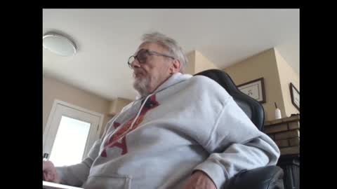 cjscout online show from April 21, 1:42 am