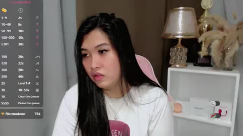 CLAIRE online show from April 18, 11:34 am