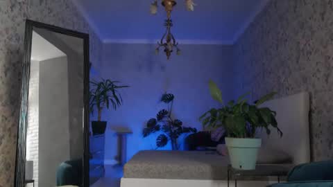 Snapshot of clara_bendover chatting on October 25, 5:24 pm Clara online show from October 25, 5:24 pm