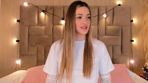 Snapshot of claradelmar_ chatting on October 10, 10:54 am Clara del mar online show from October 10, 10:54 am
