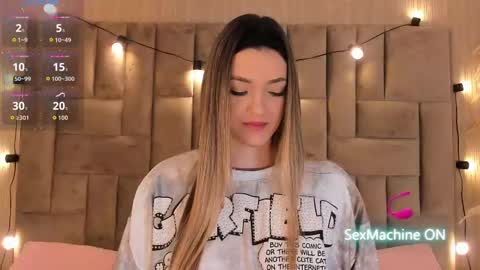 Snapshot of claradelmar_ chatting on September 29, 11:31 am Clara del mar online show from September 29, 11:31 am