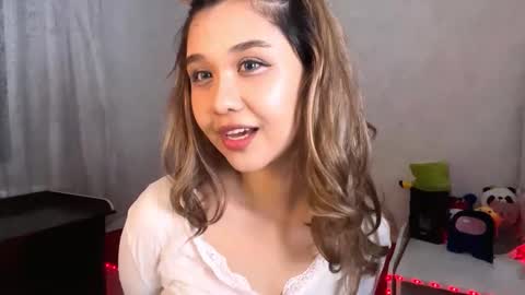 Lara online show from November 20, 6:27 pm