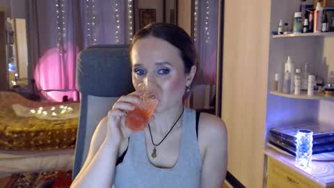 classyinna online show from November 14, 10:06 am