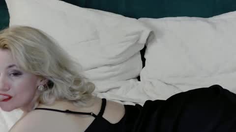 Classy Tinna online show from March 6, 6:34 am