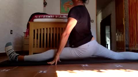 claudi779 online show from October 18, 12:20 pm