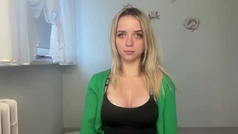 ClaudiaGold online show from October 14, 5:32 am