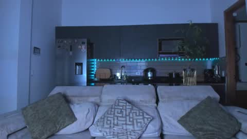 claytonburgues online show from February 15, 8:02 am