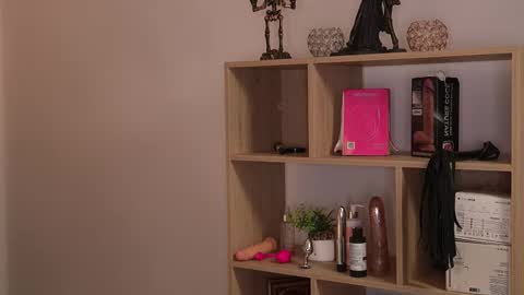 Cleo Adams online show from November 21, 5:49 am