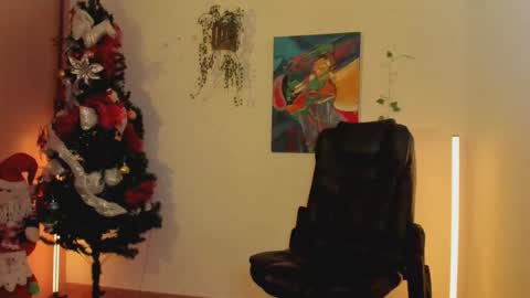 Cleopatra online show from December 3, 4:02 am