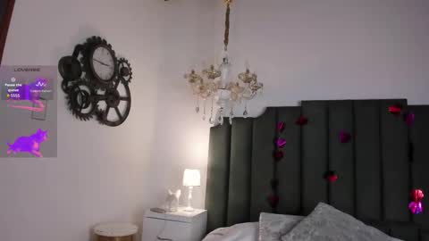 Cleopatra online show from February 15, 7:45 pm