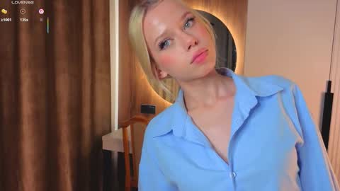 Aria online show from November 24, 12:15 pm