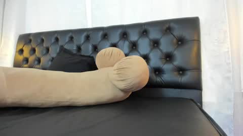 cloe_adams__ online show from October 6, 9:32 pm