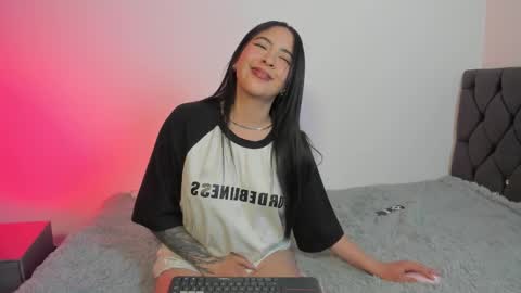 Cloe  online show from November 28, 4:20 am