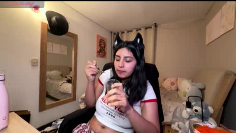 cloe small online show from October 29, 4:36 am