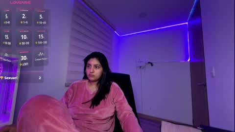 cloe small online show from March 27, 6:52 am