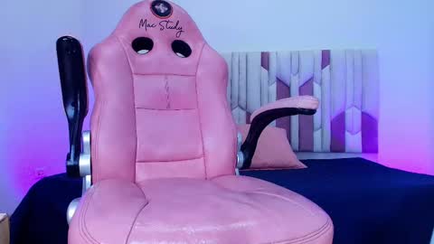 Snapshot of cloe_stanfort chatting on September 13, 7:38 pm Cloe Stanfort online show from September 13, 7:38 pm