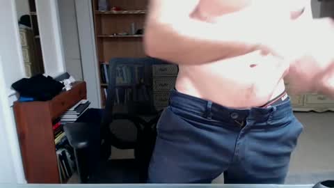 Snapshot of cloud900x chatting on October 7, 12:28 am Cloud online show from October 7, 12:28 am