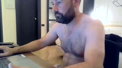 Snapshot of cmp_brandon chatting on October 21, 9:07 pm cmp_brandon online show from October 21, 9:07 pm