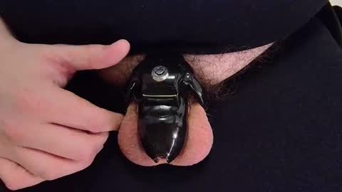 Locked online show from December 9, 7:39 pm