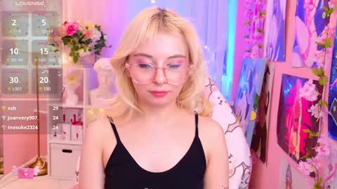 Mia online show from March 6, 3:35 am