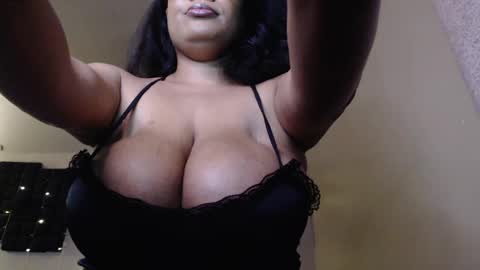 Big Titty Leara online show from January 15, 5:29 am