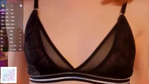 Snapshot of colbyrivenbark chatting on October 20, 4:39 am Janet online show from October 20, 4:39 am
