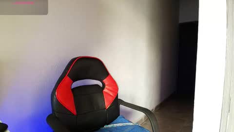 IG  online show from February 10, 7:06 pm