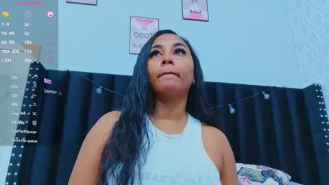 Snapshot of colombia_mommy_ chatting on September 15, 1:01 pm GRETCHEN online show from September 15, 1:01 pm