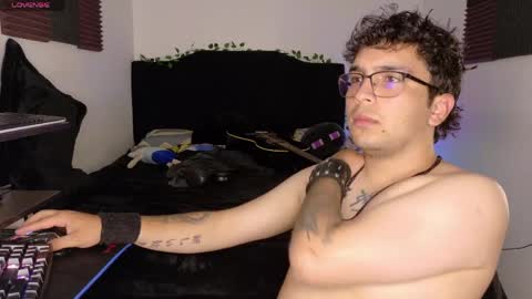 Alejandro online show from April 4, 1:34 am