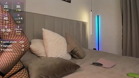 Snapshot of cometoseeme_ chatting on February 7, 7:49 pm Alice online show from February 7, 7:49 pm