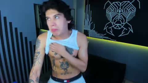 connor_davis online show from December 7, 9:06 pm