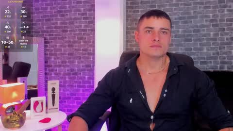 Snapshot of connorsmith_26 chatting on September 24, 12:23 pm Connor Smith online show from September 24, 12:23 pm