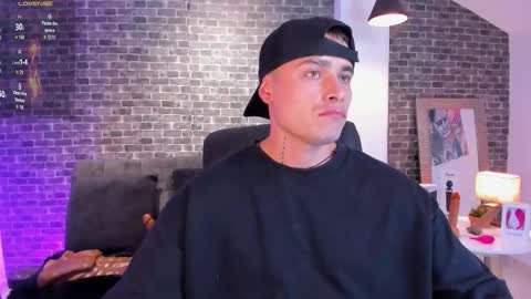 Snapshot of connorsmith_26 chatting on October 1, 12:04 pm Connor Smith online show from October 1, 12:04 pm