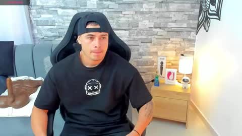 Snapshot of connorsmith_26 chatting on September 23, 12:21 pm Connor Smith online show from September 23, 12:21 pm