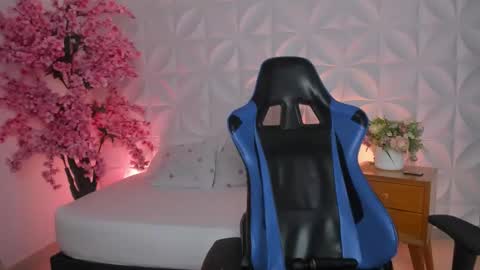  CORA  online show from November 13, 1:36 pm