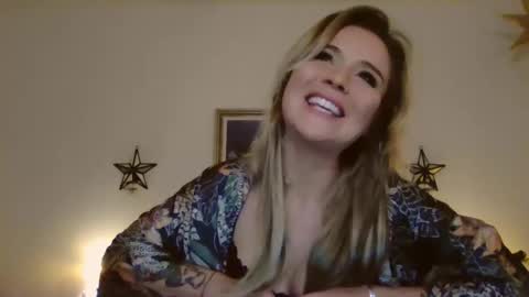 cora_jones4 online show from April 20, 4:04 am