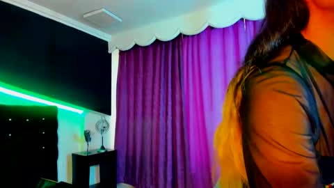 Snapshot of coral_gibson chatting on March 5, 12:22 pm Coral online show from March 5, 12:22 pm
