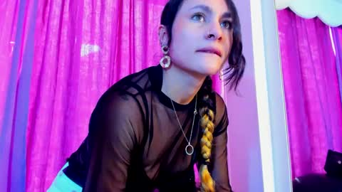 Snapshot of coral_gibson chatting on February 19, 12:33 pm Coral online show from February 19, 12:33 pm