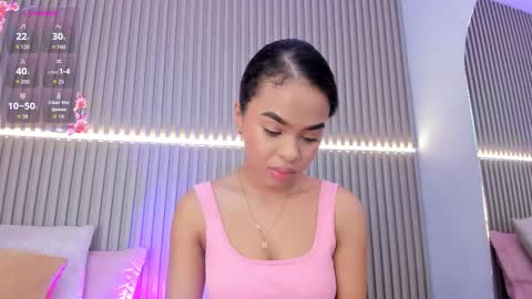 Snapshot of coralineross_ chatting on October 20, 11:04 am coralineross_ online show from October 20, 11:04 am