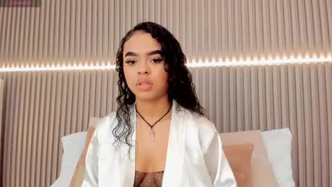 Snapshot of coralineross_ chatting on March 1, 11:17 am coralineross_ online show from March 1, 11:17 am