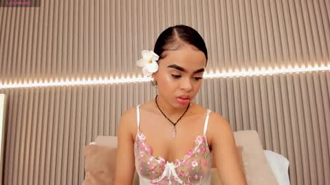 Snapshot of coralineross_ chatting on February 25, 11:10 am coralineross_ online show from February 25, 11:10 am